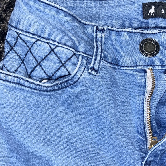 Cuidado con el Perro Jeans - Picture 4 of 6